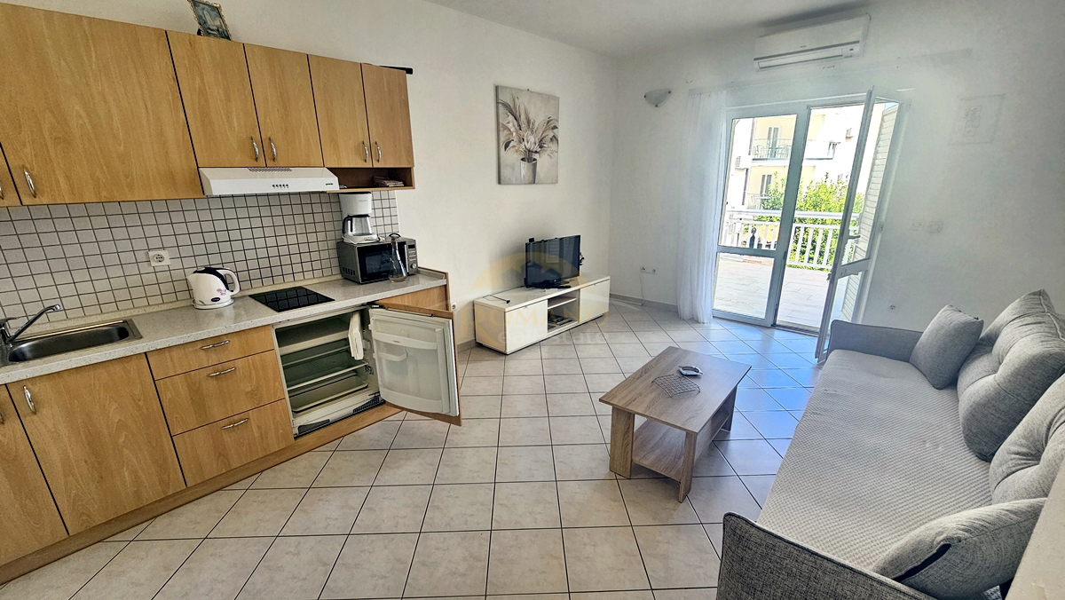 Apartmajska hiša v Okrugu Gornjem/Čiovo, drugi niz od morja - 5 apartmajev